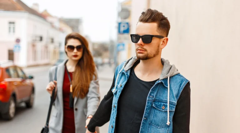 A Detailed Guide to Choosing the Ideal Sunglasses for Your Particular Face Shape